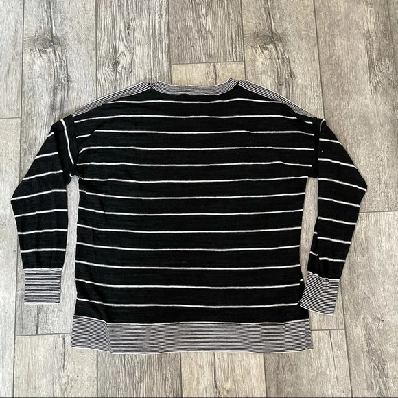 Loft cold shoulder sweater 11284 - Picture 3 of 9